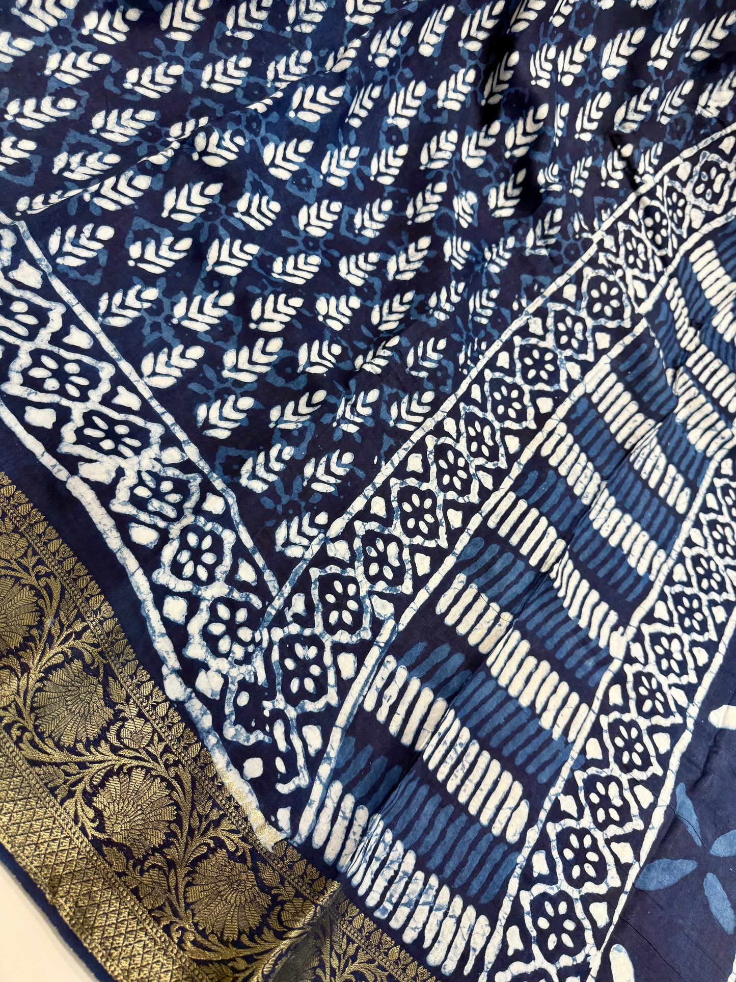 Pure Cotton Block Print With Zari Border Dn-5410